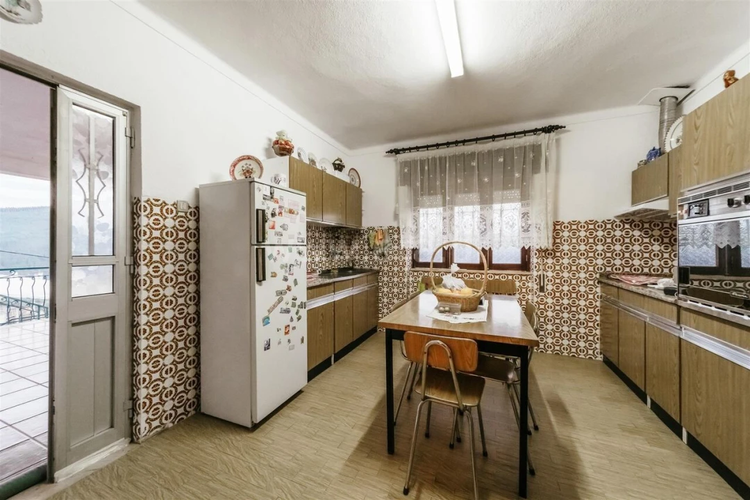 Moradia T8 para Venda em Casegas e Ourondo Foto 15