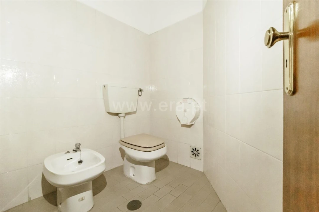 Loja para Venda em Covilhã e Canhoso Foto 10