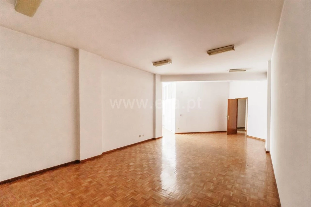 Loja para Venda em Covilhã e Canhoso Foto 8