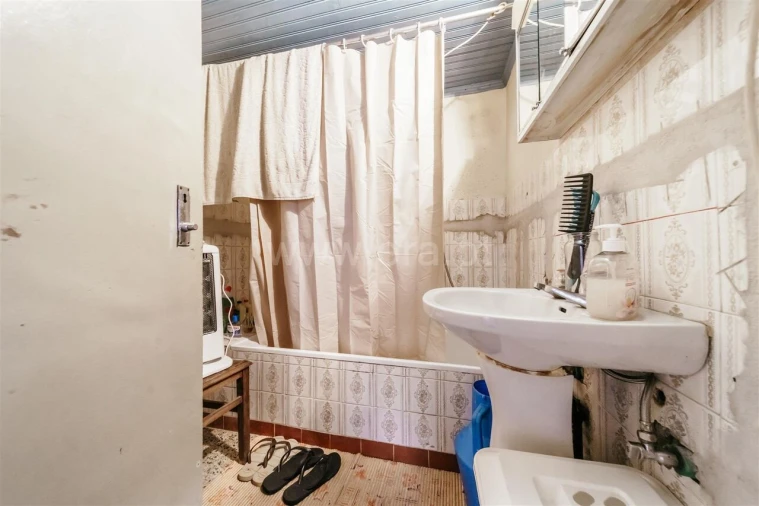 Moradia T2 para Venda em Casegas e Ourondo Foto 5