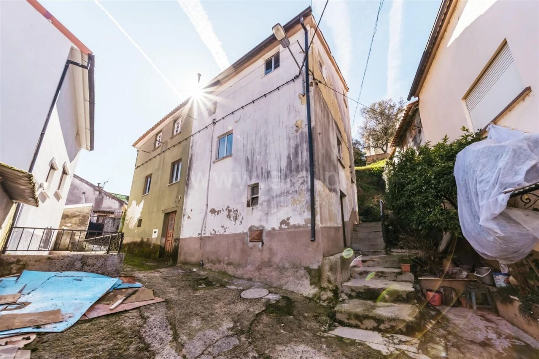 Moradia T2 para Venda em Casegas e Ourondo Foto 2