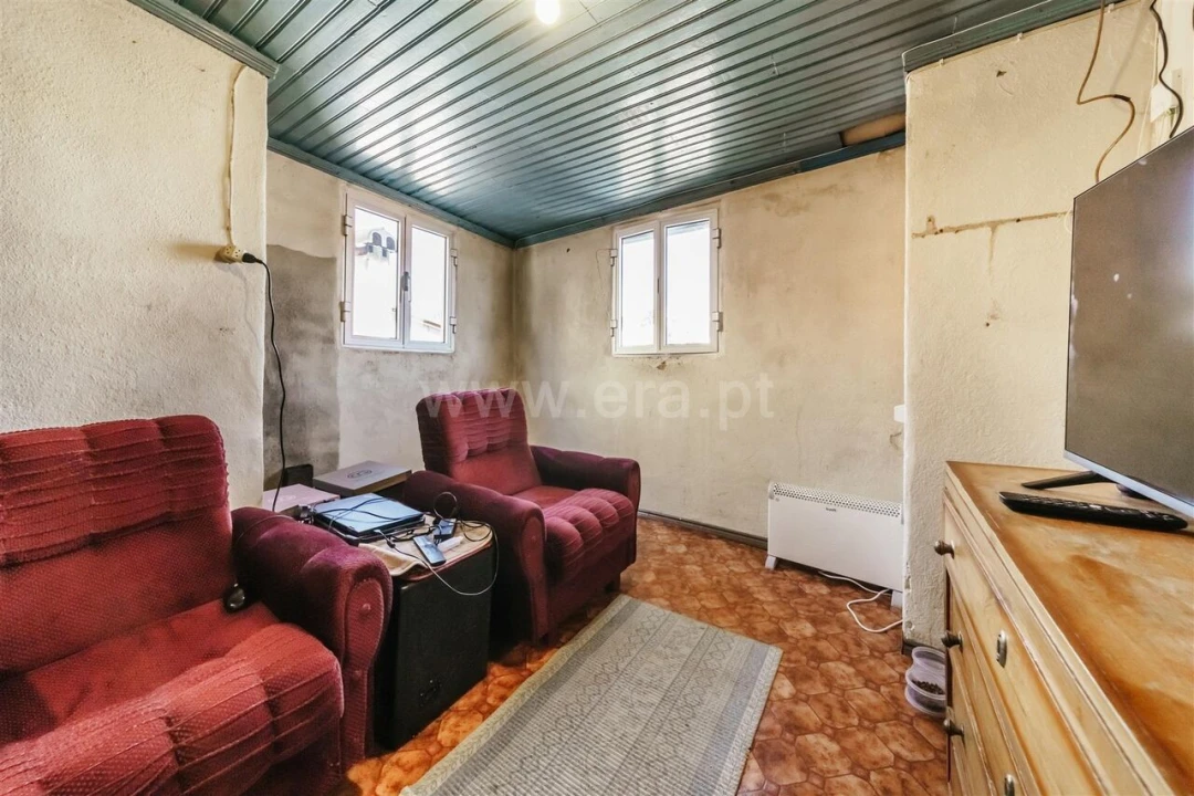 Moradia T2 para Venda em Casegas e Ourondo Foto 12