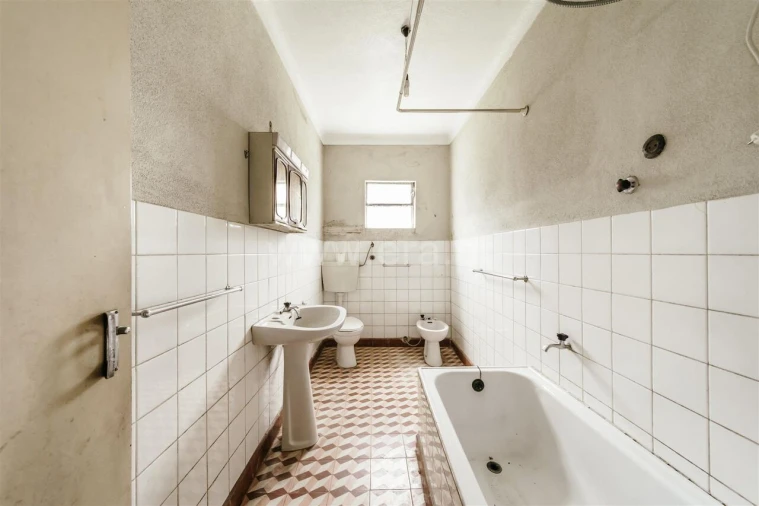 Moradia T4 para Venda em Casegas e Ourondo Foto 11