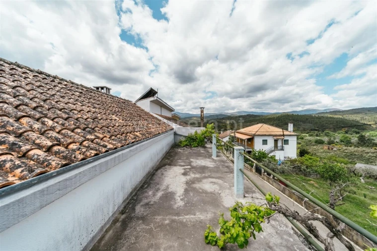 Moradia T4 para Venda em Casegas e Ourondo Foto 16