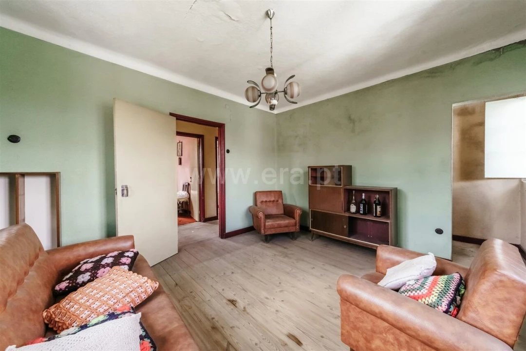 Moradia T4 para Venda em Casegas e Ourondo Foto 6