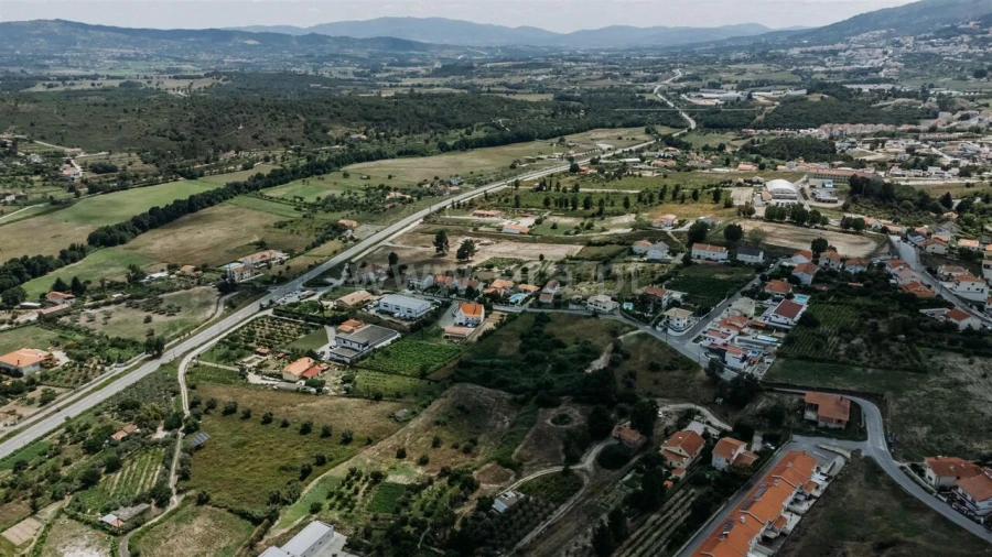 Terreno para Venda em Teixoso e Sarzedo Foto 7