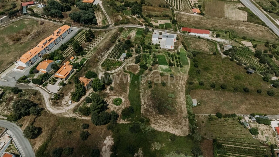 Terreno para Venda em Teixoso e Sarzedo Foto 1