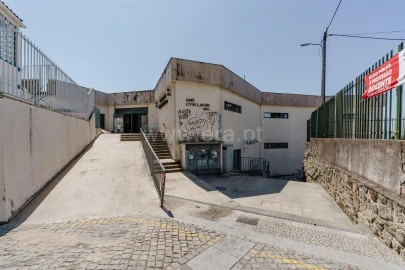 Loja para Venda em Covilhã e Canhoso