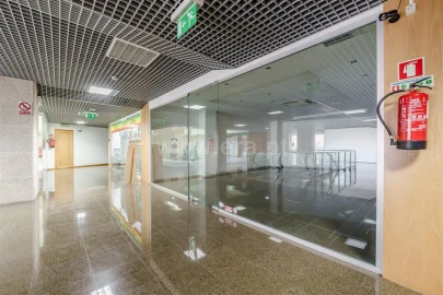 Loja para Venda em Covilhã e Canhoso