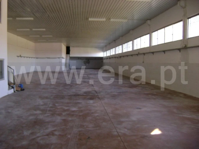 Armazém para Venda em Covilhã e Canhoso Foto 2
