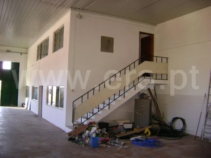 Armazém para Venda em Covilhã e Canhoso Foto 4