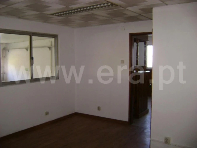 Armazém para Venda em Covilhã e Canhoso Foto 6