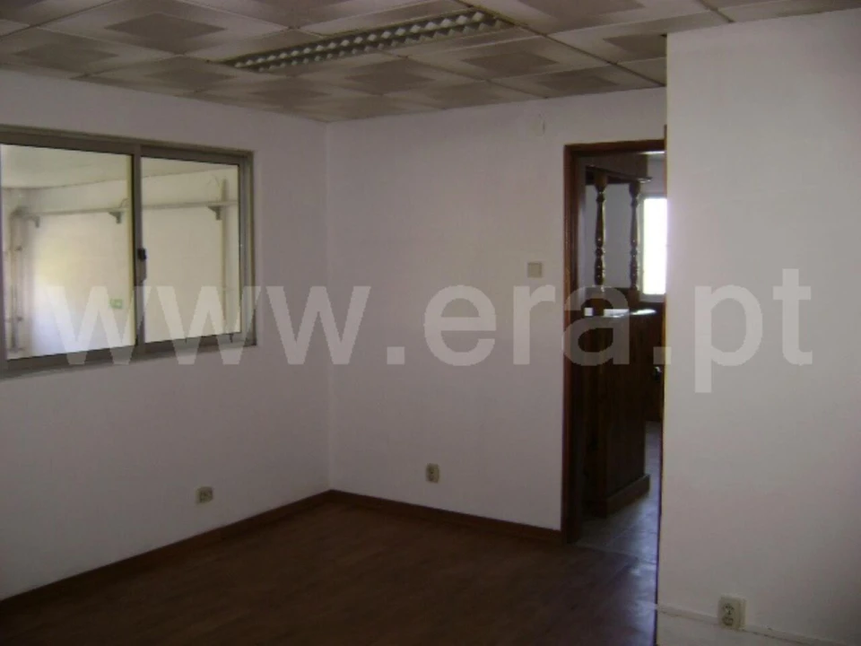 Armazém para Venda em Covilhã e Canhoso Foto 6