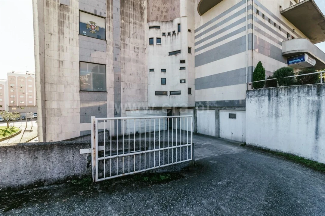 Garagem para Venda em Covilhã e Canhoso Foto 2