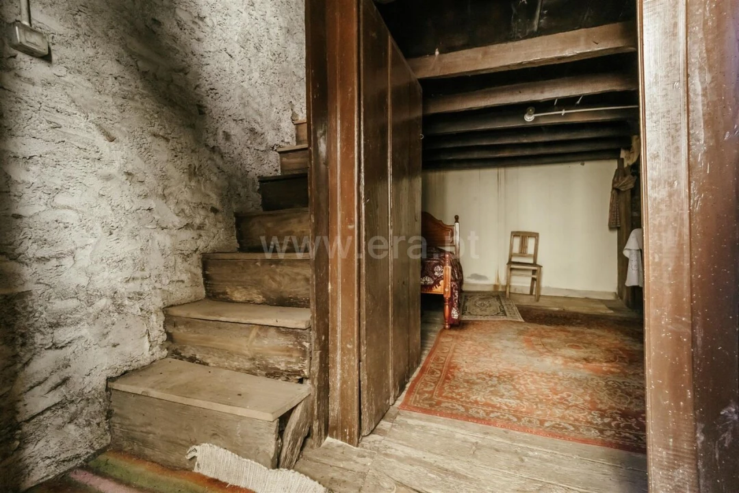 Moradia T2 para Venda em Casegas e Ourondo Foto 5