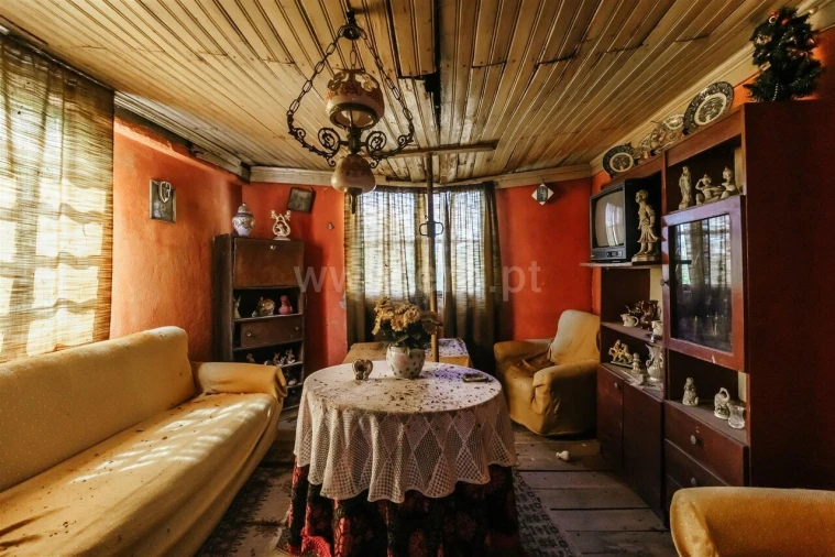 Moradia T1 para Venda em Casegas e Ourondo Foto 4