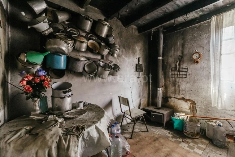 Moradia T1 para Venda em Casegas e Ourondo Foto 8