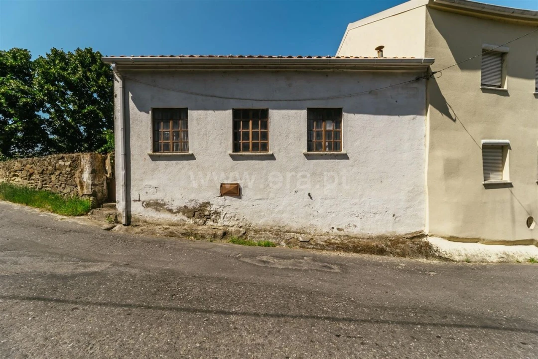 Moradia T1 para Venda em Casegas e Ourondo Foto 2