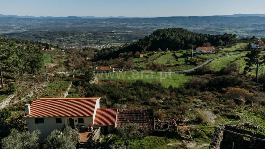Terreno para Venda em Cantar-Galo e Vila do Carvalho