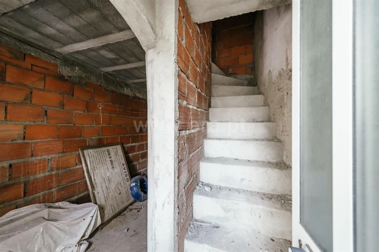 Moradia T1 para Venda em Teixoso e Sarzedo Foto 7