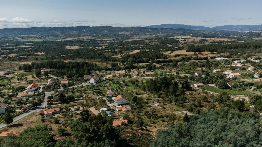 Terreno para Venda em Teixoso e Sarzedo Foto 4
