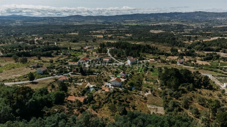 Terreno para Venda em Teixoso e Sarzedo Foto 5