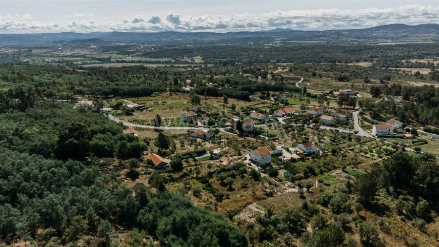 Terreno para Venda em Teixoso e Sarzedo Foto 6