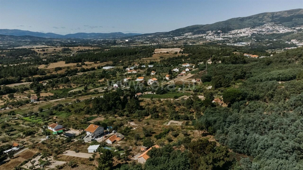 Terreno para Venda em Teixoso e Sarzedo Foto 3