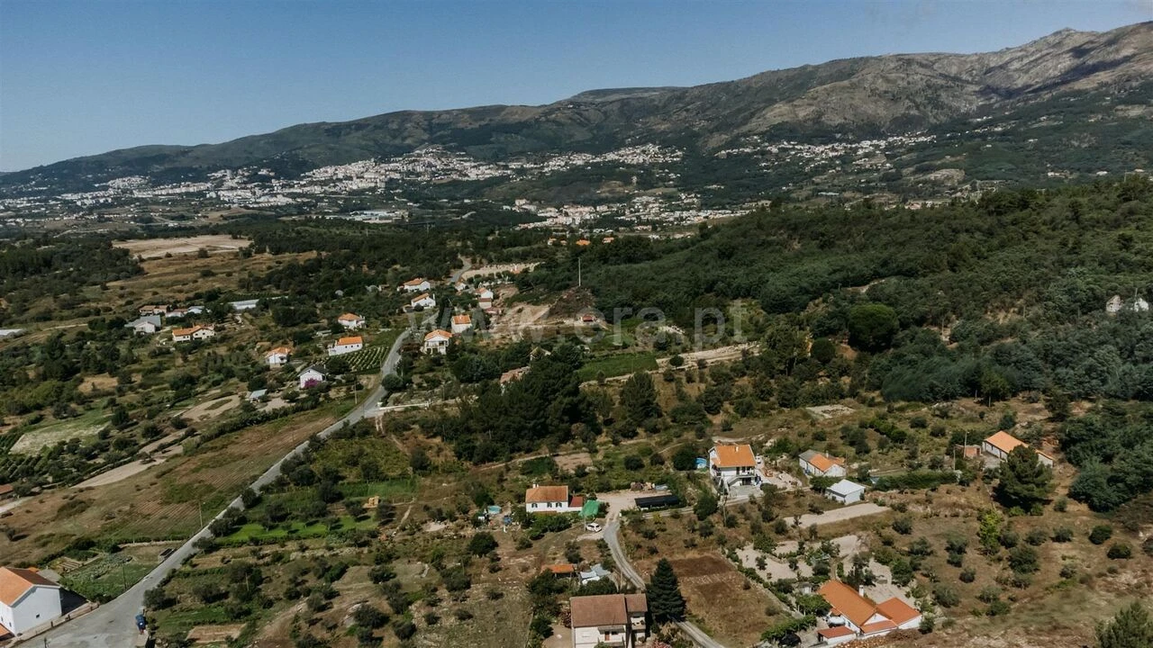 Terreno para Venda em Teixoso e Sarzedo Foto 9