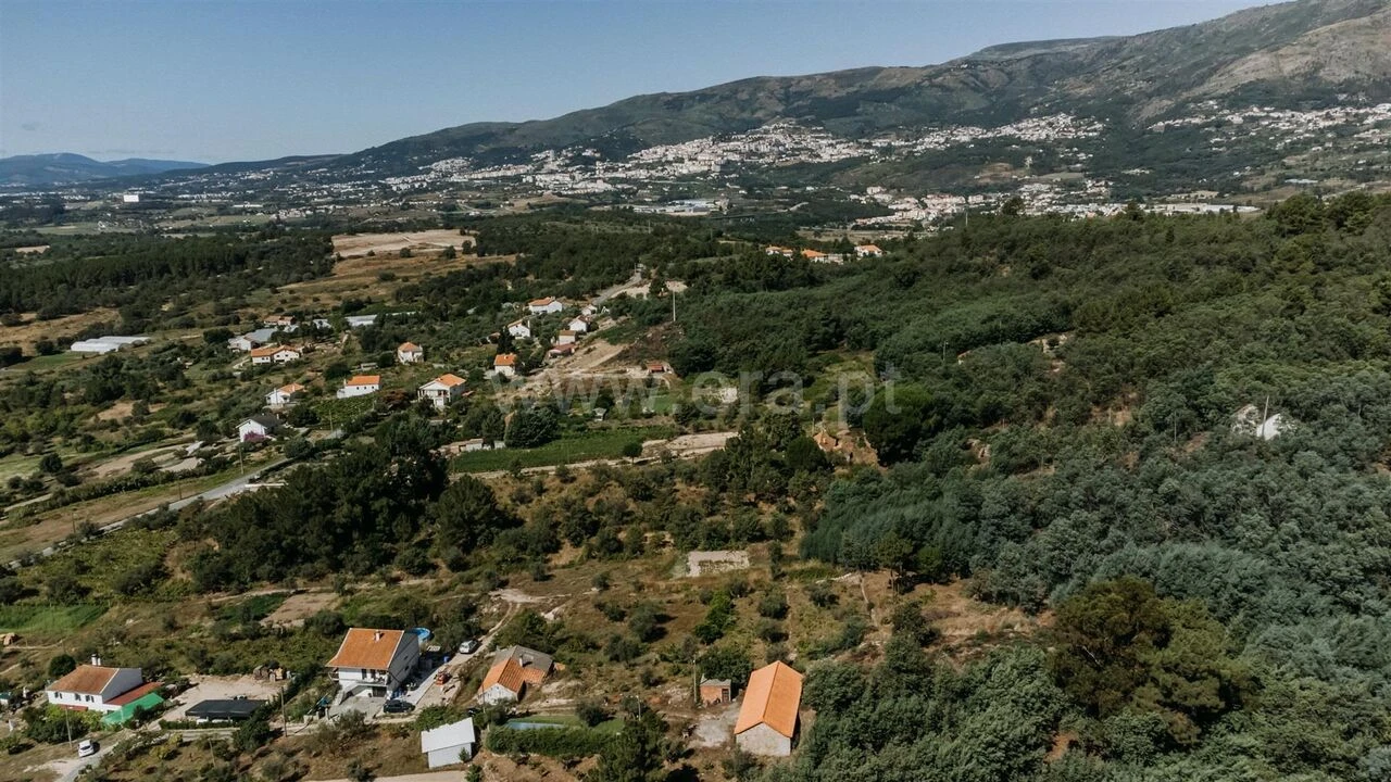 Terreno para Venda em Teixoso e Sarzedo Foto 2