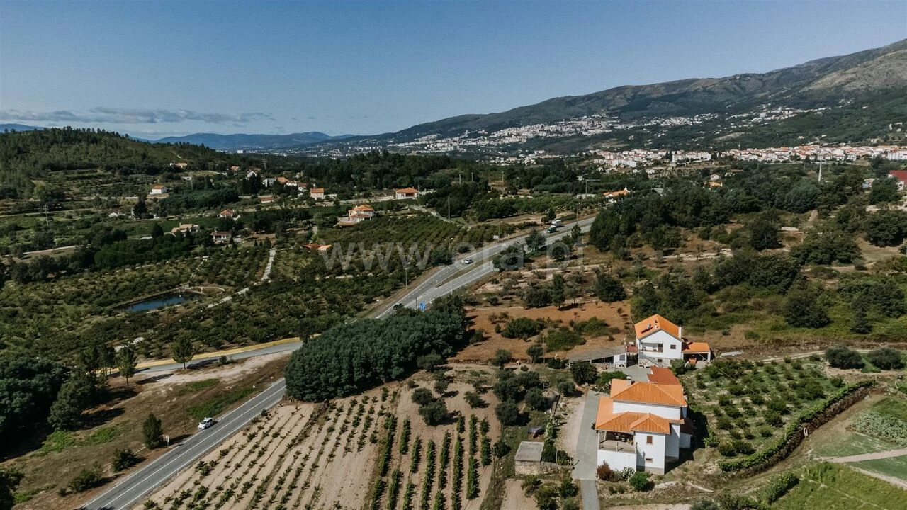 Terreno para Venda em Teixoso e Sarzedo Foto 6