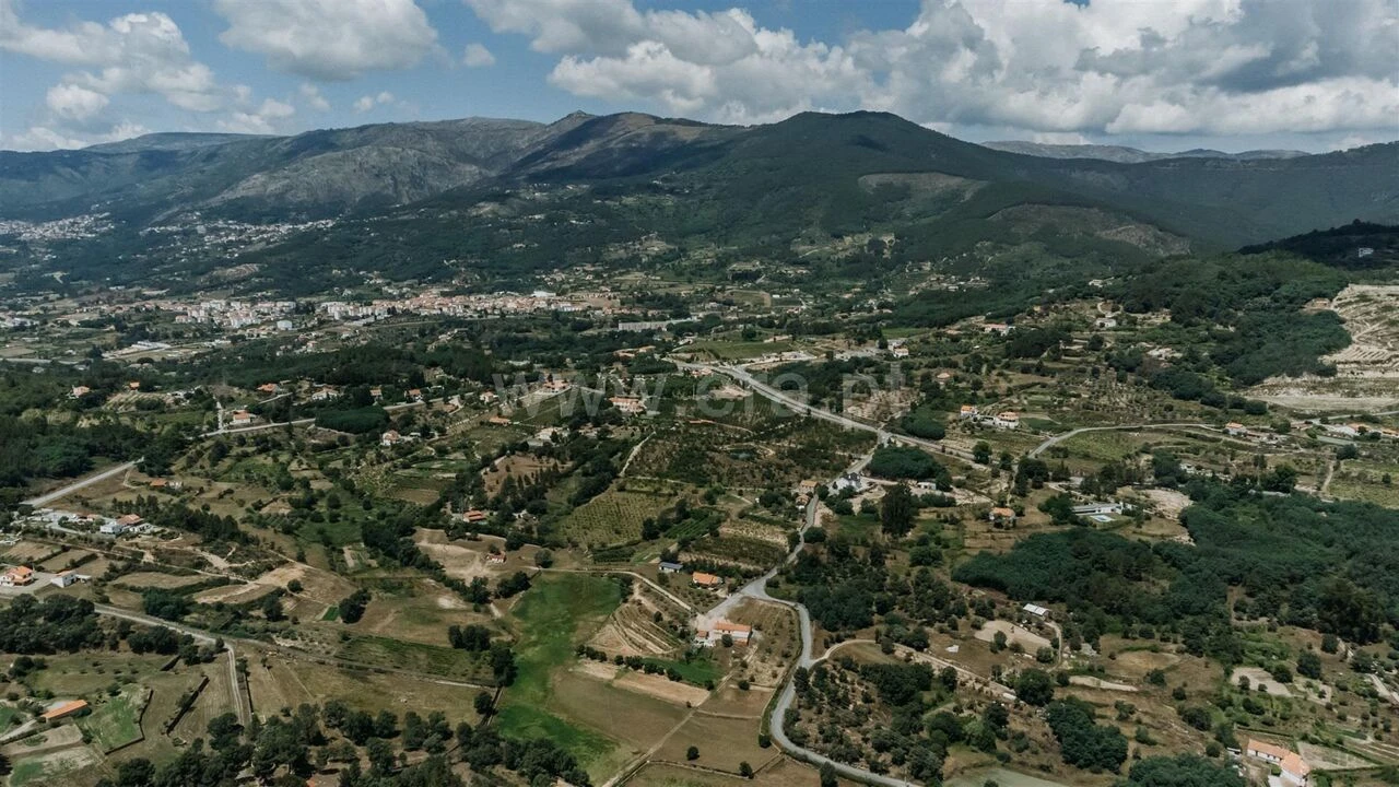 Terreno para Venda em Teixoso e Sarzedo Foto 13
