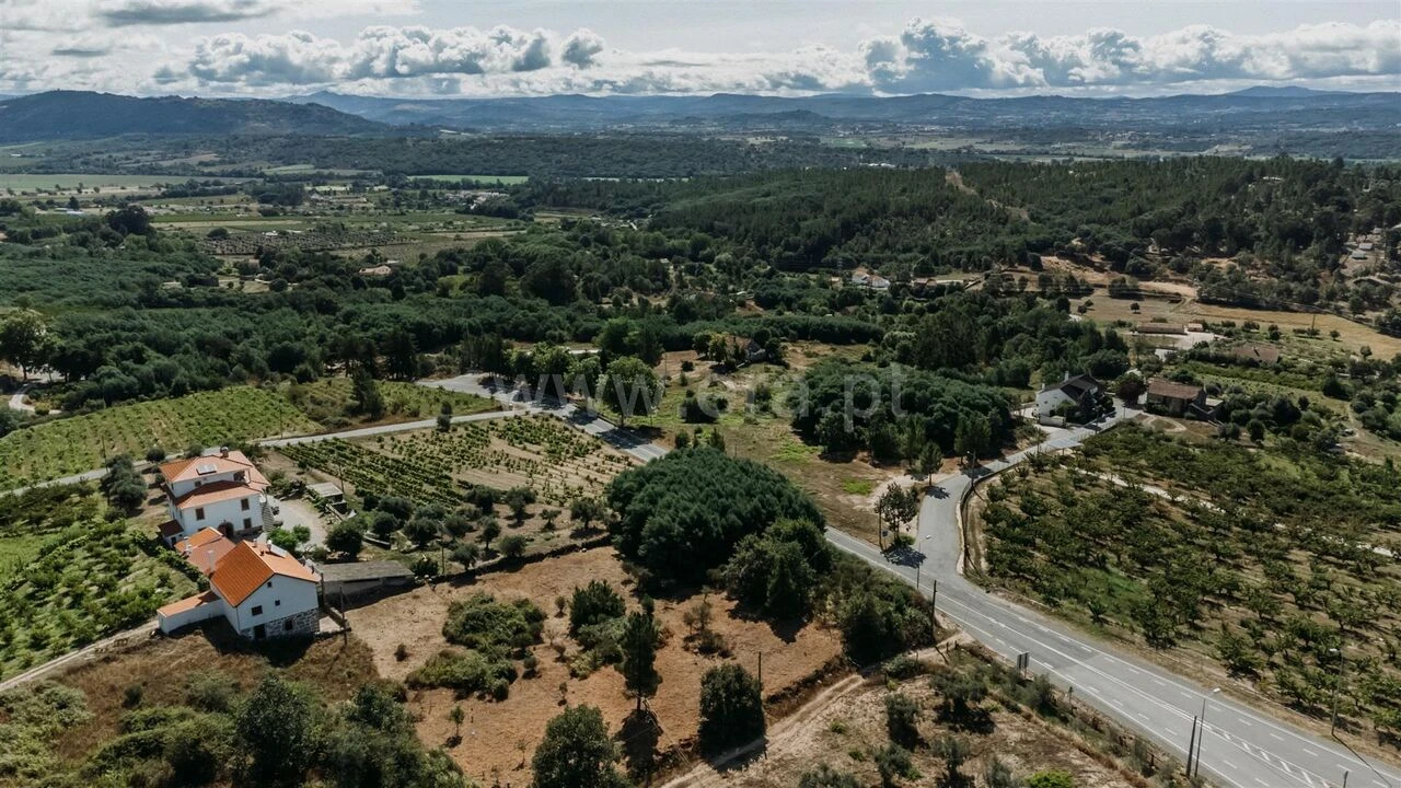 Terreno para Venda em Teixoso e Sarzedo Foto 3