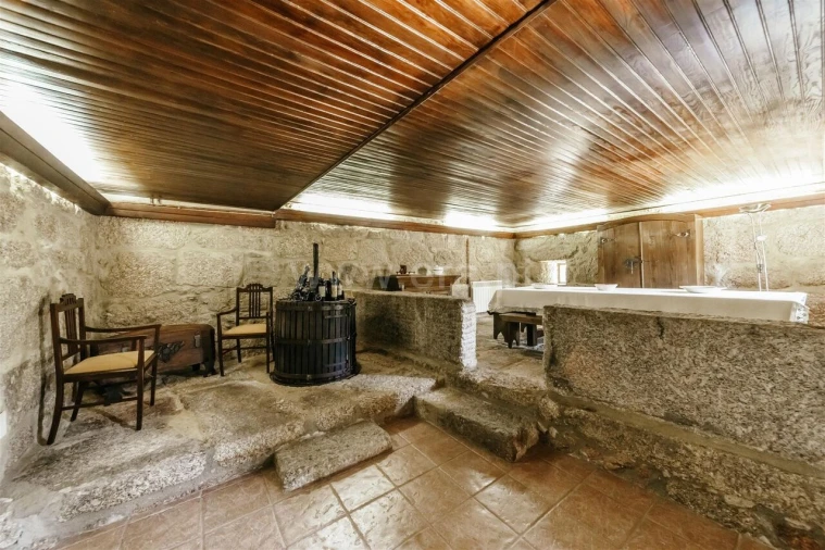 Moradia T7 para Venda em Teixoso e Sarzedo Foto 3