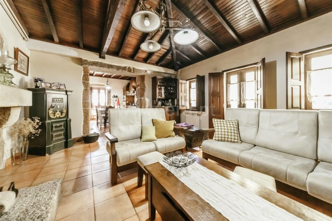 Moradia T7 para Venda em Teixoso e Sarzedo Foto 12