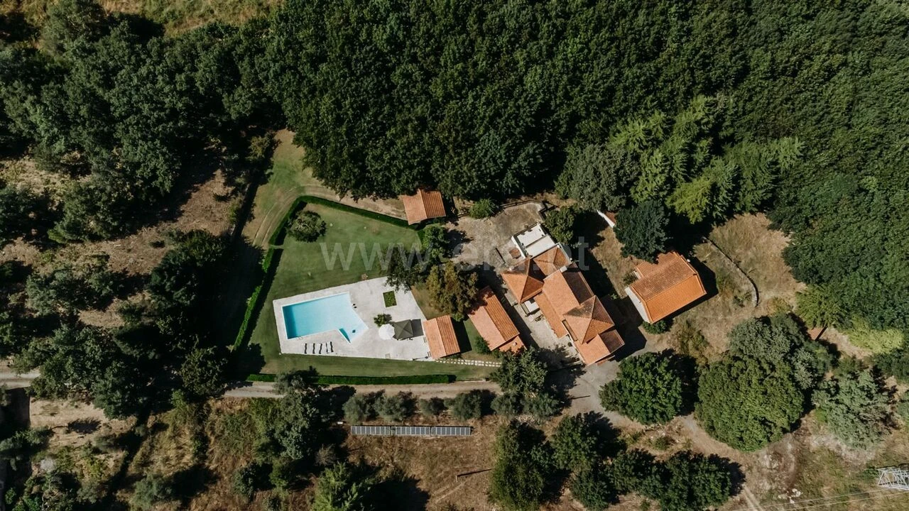 Moradia T7 para Venda em Teixoso e Sarzedo Foto 1