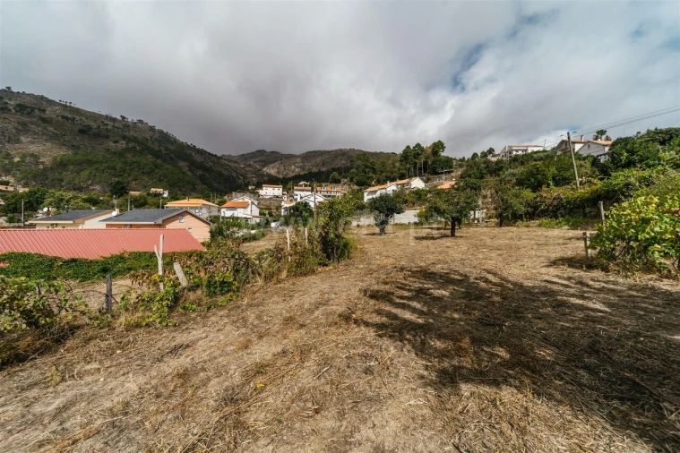 Moradia T6 para Venda em Cantar-Galo e Vila do Carvalho Foto 20