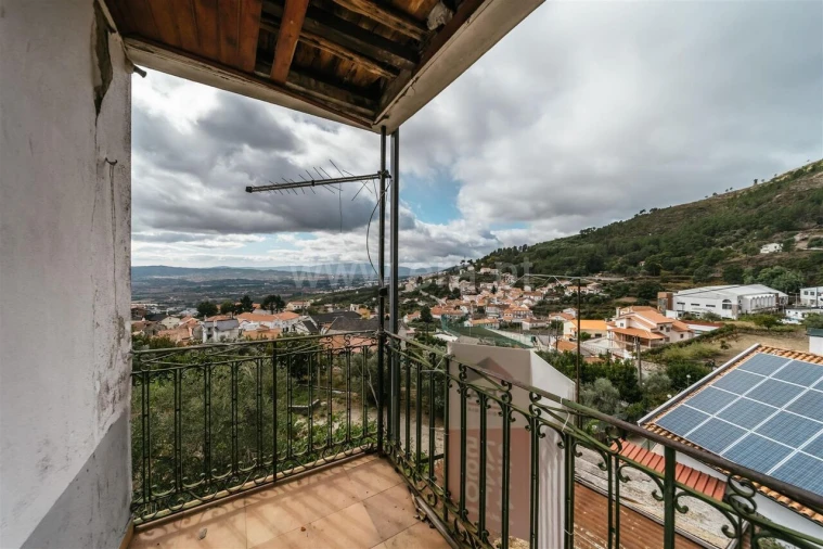 Moradia T6 para Venda em Cantar-Galo e Vila do Carvalho Foto 1