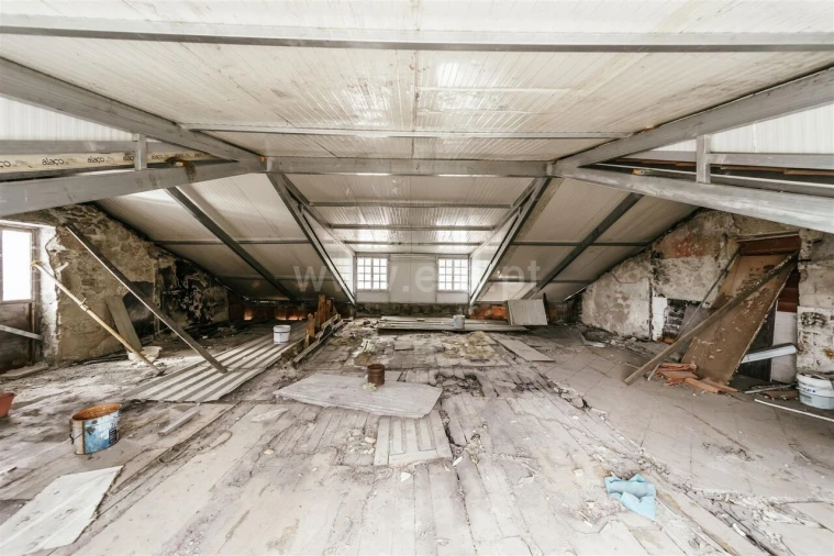 Moradia T6 para Venda em Cantar-Galo e Vila do Carvalho Foto 12