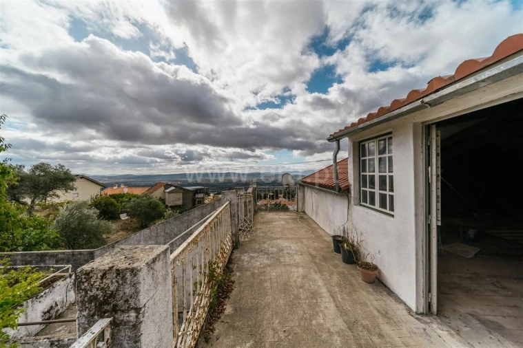 Moradia T6 para Venda em Cantar-Galo e Vila do Carvalho Foto 11