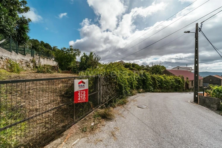 Moradia T6 para Venda em Cantar-Galo e Vila do Carvalho Foto 16