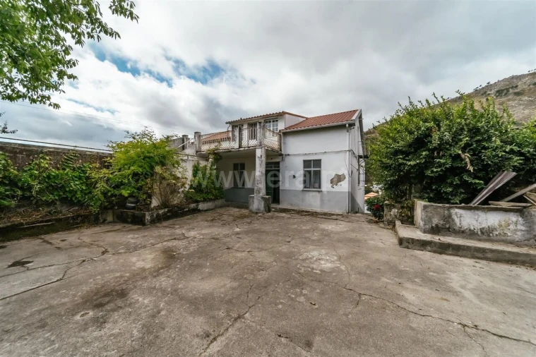 Moradia T6 para Venda em Cantar-Galo e Vila do Carvalho Foto 4