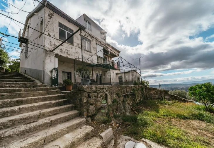 Moradia T6 para Venda em Cantar-Galo e Vila do Carvalho Foto 2