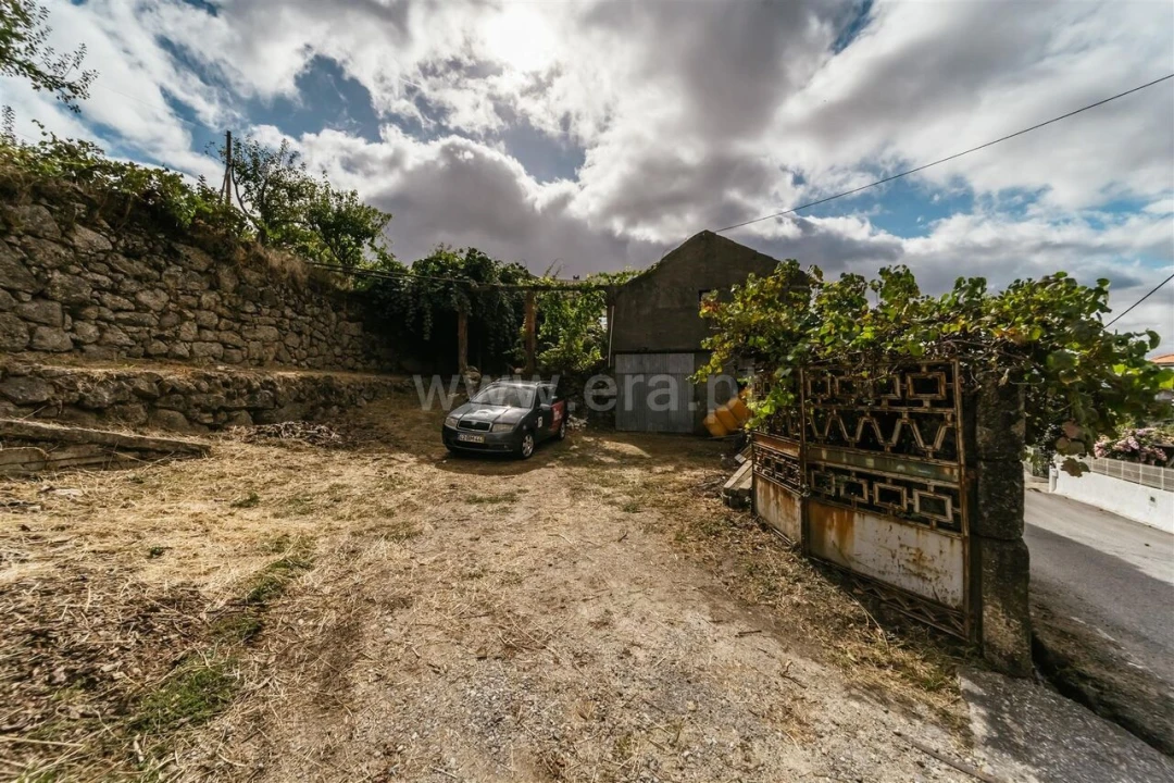 Moradia T6 para Venda em Cantar-Galo e Vila do Carvalho Foto 14