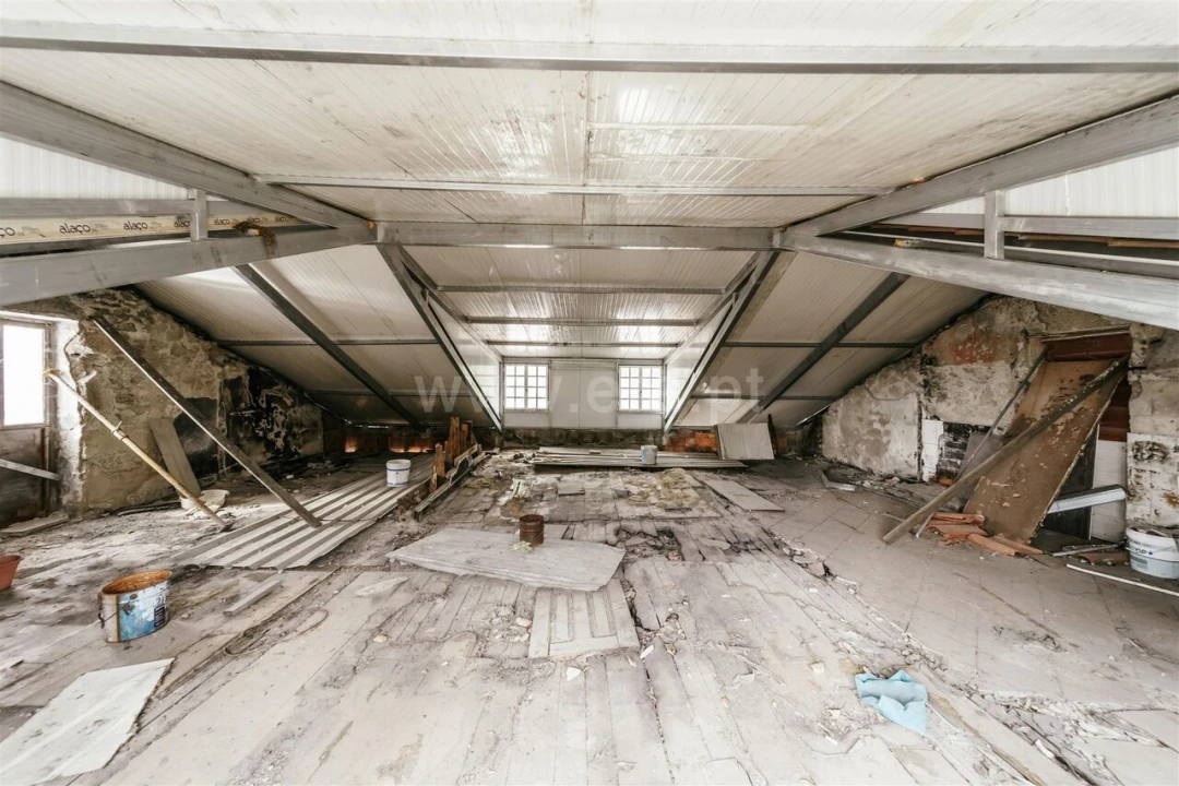 Moradia T6 para Venda em Cantar-Galo e Vila do Carvalho Foto 12