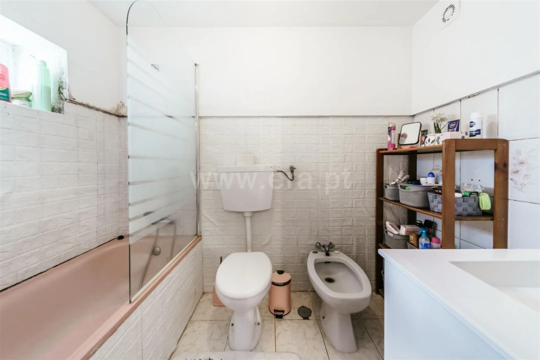 Moradia T6 para Venda em Cantar-Galo e Vila do Carvalho Foto 9