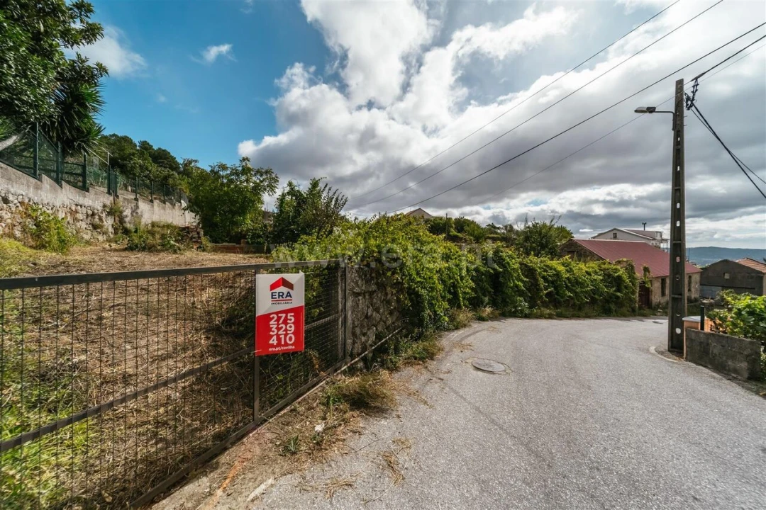 Moradia T6 para Venda em Cantar-Galo e Vila do Carvalho Foto 16