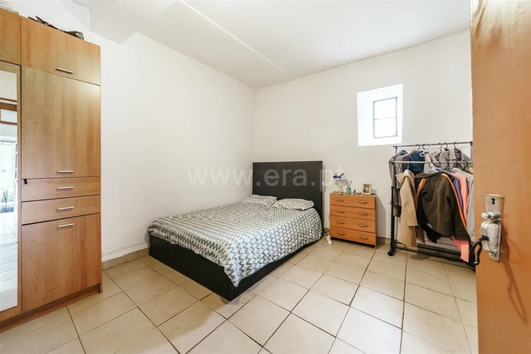 Moradia T6 para Venda em Cantar-Galo e Vila do Carvalho Foto 8