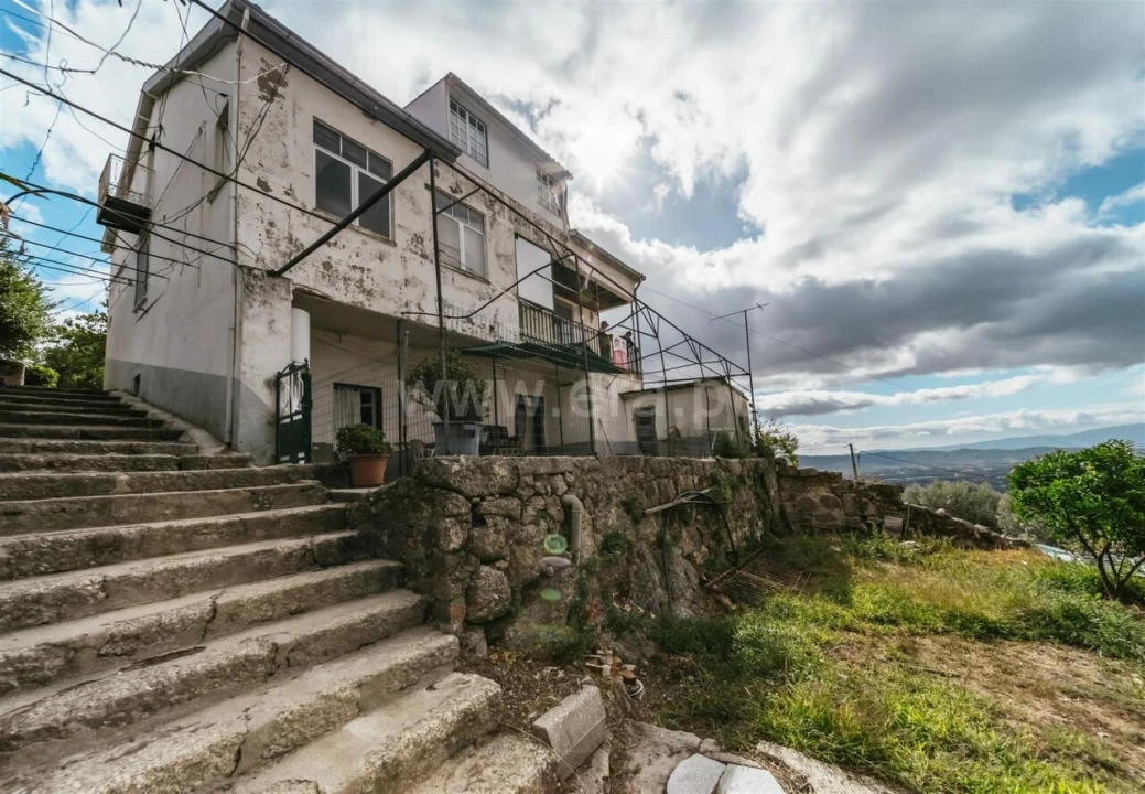 Moradia T6 para Venda em Cantar-Galo e Vila do Carvalho Foto 2