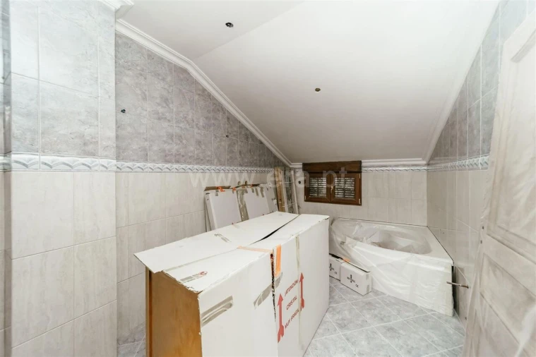 Moradia T4 para Venda em Casegas e Ourondo Foto 15